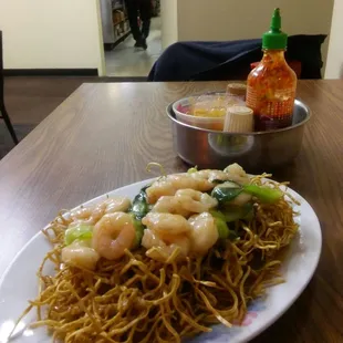 Cantonese cow mein