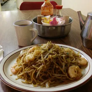 Shrimp lo mein
