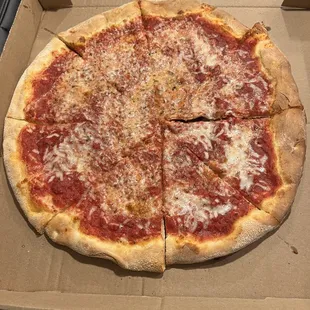 Richie's NY style 18" cheese pizza