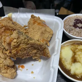 4 piece with red beans and rice plus mashed potatoes and gravy. Great food!!!