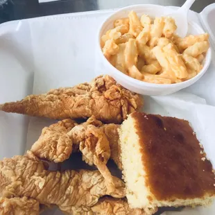 Spicy tenders, Mac and cheese and corn bread