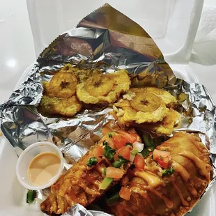 Pastelitos with tostones