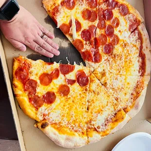 food, pizza