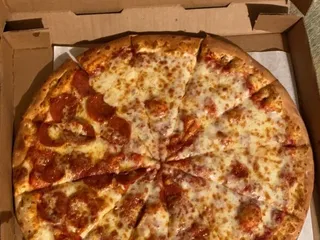 Douggy Fresh Pizza