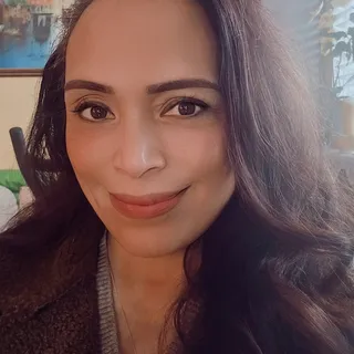 Bella M.