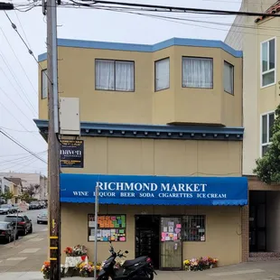 Sept '23- flowers from memorial still in front