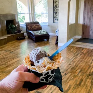 Wedding rehearsal treats! Chocolate scoop &amp; mocha scoop w/coconut flakes &amp; chocolate &amp; caramel syrup| July 2023
