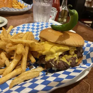 Richter burger with bacon and cheese