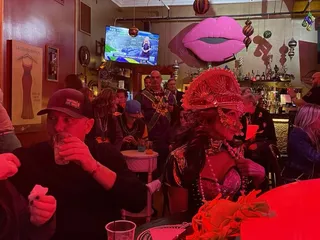 Gennifer Flowers Kelsto Club