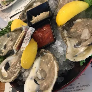 Hand Shucked Oysters