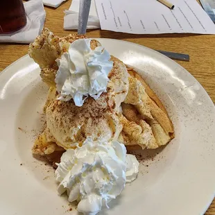 Disappointing Apple Pie ala mode.