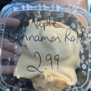 This cinnamon roll was so freaking good! N cheap! Taste better warmed up.