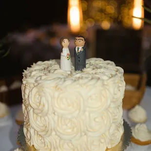 wedding cake &amp; cupcakes
