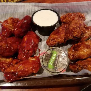 fried chicken, fried chicken wings, chicken wings and fried chicken, food, chicken, bbq chicken, chicken wings, bbq wings, poultry