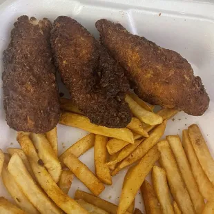 Burnt fish and fish plate was also supposed to come with onion rings but they didn't add them to my order