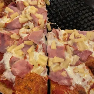 Hawaiian pizza