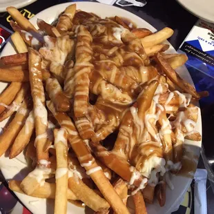Fries w gravy and cheese