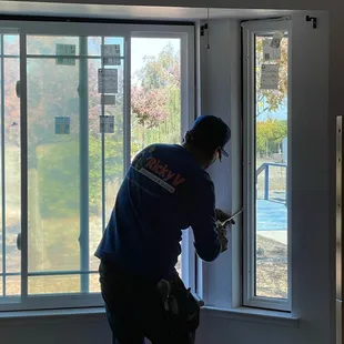 Filling inside gap with expanding foam