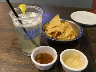 La Luna Cantina & Grill