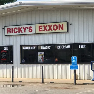 Ricky's Exxon