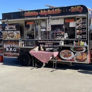 a food truck parked in a parking lot