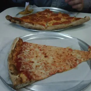 Cheese slice and the two-slice pepperoni lunch combo. #nomnomnom #goodlunchdate