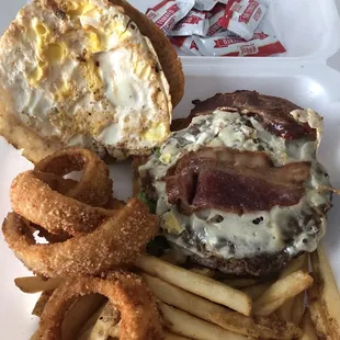 Rouge burger to show under the egg