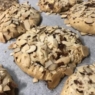 Almond cookies