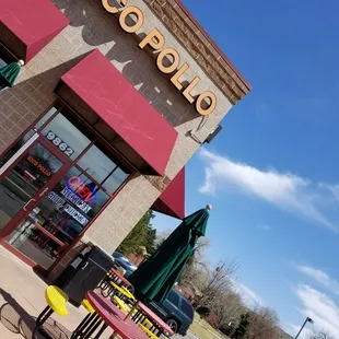 the outside of a restaurant