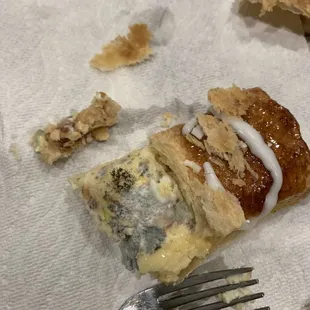 Just bought pastry to try and bit into this guava pastry and it was completely moldy. Not recommended.