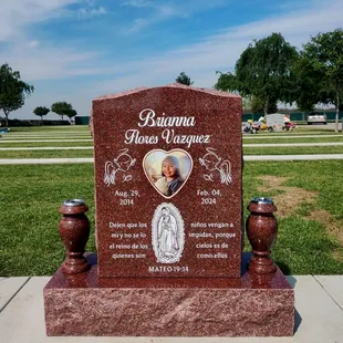 Rico&apos;s Memorial Stones 
559-251-1277