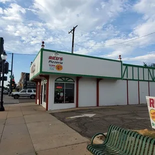 a view of a street corner