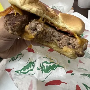 Delicious bacon burger !!