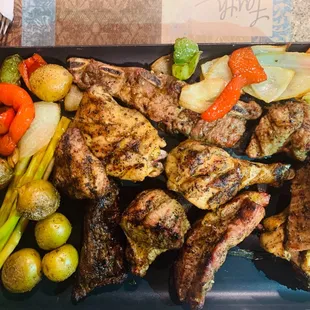 Parrilladas mixtas,Res,Pollo,Cerdo