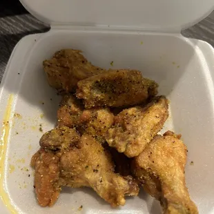 Lemon pepper 6 piece Wings