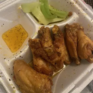 $10 10-PIECE WINGS - Lemon Pepper &quot;wet&quot; I think means lemon sauce on them? Half soggy because of the &quot;wet&quot; part. Whoops.