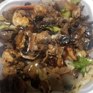 Steak,Chicken, Shrimp Hibachi with extra mushrooms