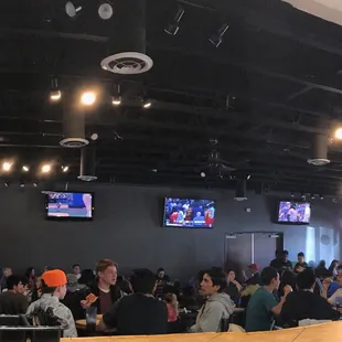 Good pizza good wings good atmosphere