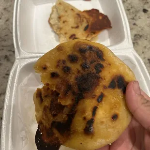 Pupusa de masa quemada