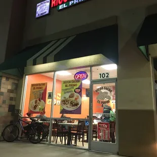 My friends and family were absolutely right this place was amazing. I had Simple. Tasty. I definitely go back.