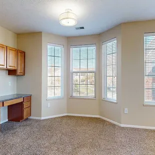 Ridge Pointe 3-bed Milan Villa (#89) - Living Room Built-in Desk