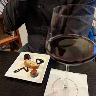 Wine and chocolate pairing