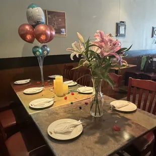 sushi and sashimi, interior