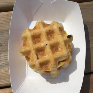 Egg and bacon slider