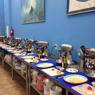 Getting ready to whip up individual garlic chicken pesto pizzas...yum!!