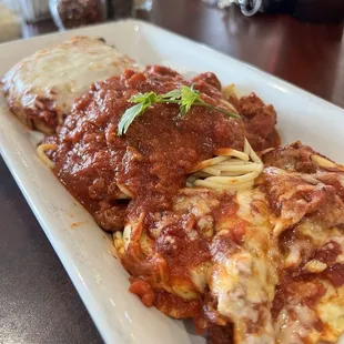 Lasagna / Spaghetti / large Beef Ravioli