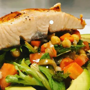 grilled salmon and vegetables