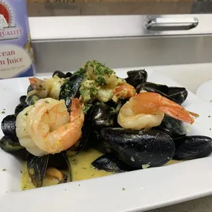 oysters and mussels, mussels, shellfish, oysters, food