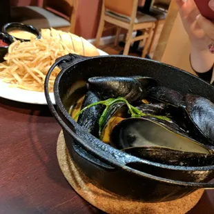 ramen and noodles, noodle dish, noodles, noodle soup, food, ramen