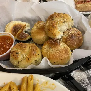 Garlic knots